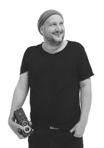 Oliver Thom Werbefotograf, professionelle Fotografie, Printmarketing, Webdesign, Online Shopsysteme, Hosting, Provider und Geschäftsführer der Werbeagentur im Saarland für erfolgreiches Social Media Marketing, SEO und SEA.