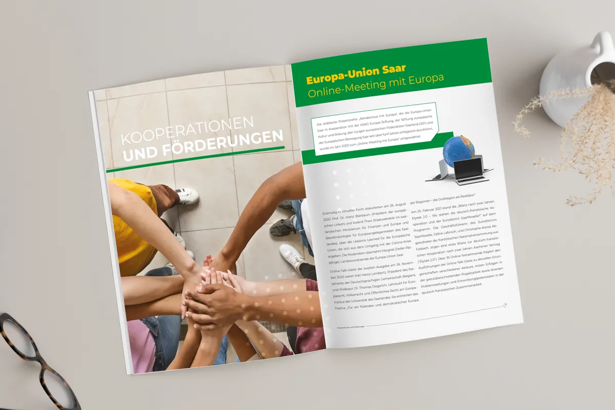 Aufgeschlagene Broschüre der ASKO EUROPA-STIFTUNG aus Saarbrücken zu Kooperationen und Förderungen