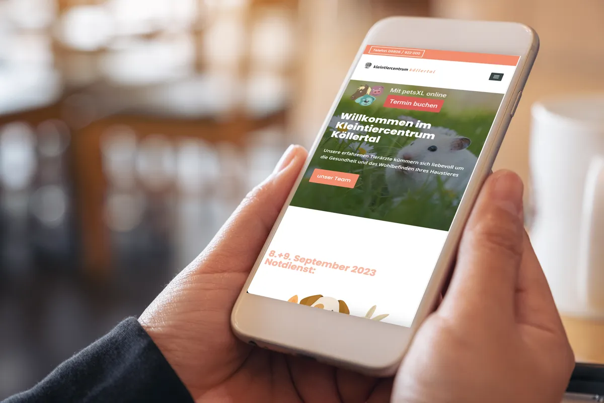 Website des Kleintiercentrums Köllertal in der mobilen Ansicht auf einem Smartphone
