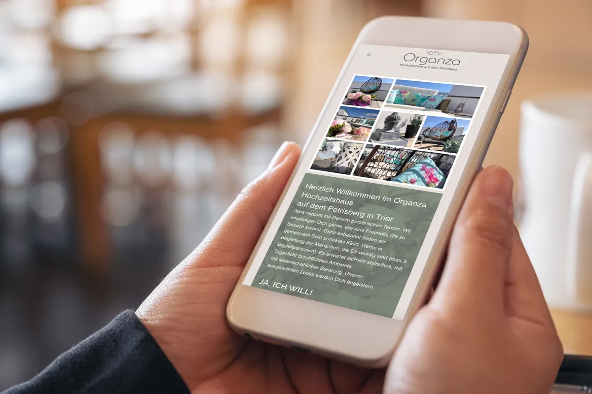 Website des ORGANZA Hochzeitshauses Trier in der mobilen Ansicht auf dem Smartphone